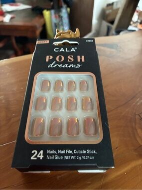 CALA Posh Dreams Press-On Nails - Iridescent Pink Gold